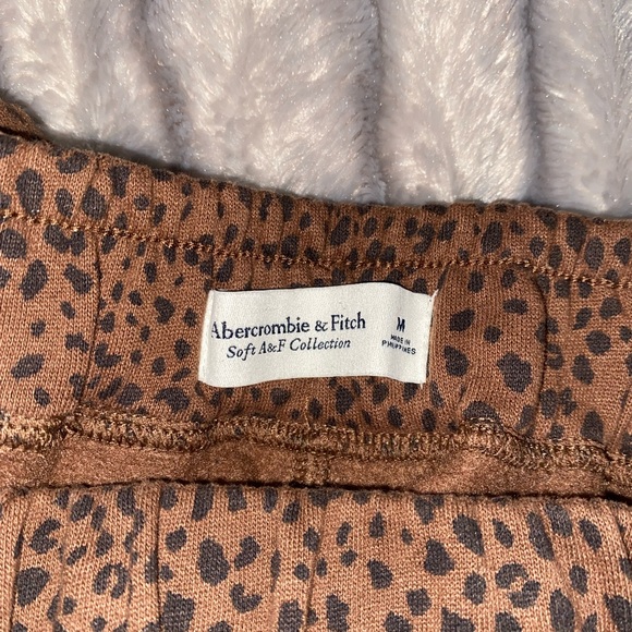 💜SOLD💜Abercrombie Soft AF Sweatshirt and Sweatpants SET - Picture 3 of 4